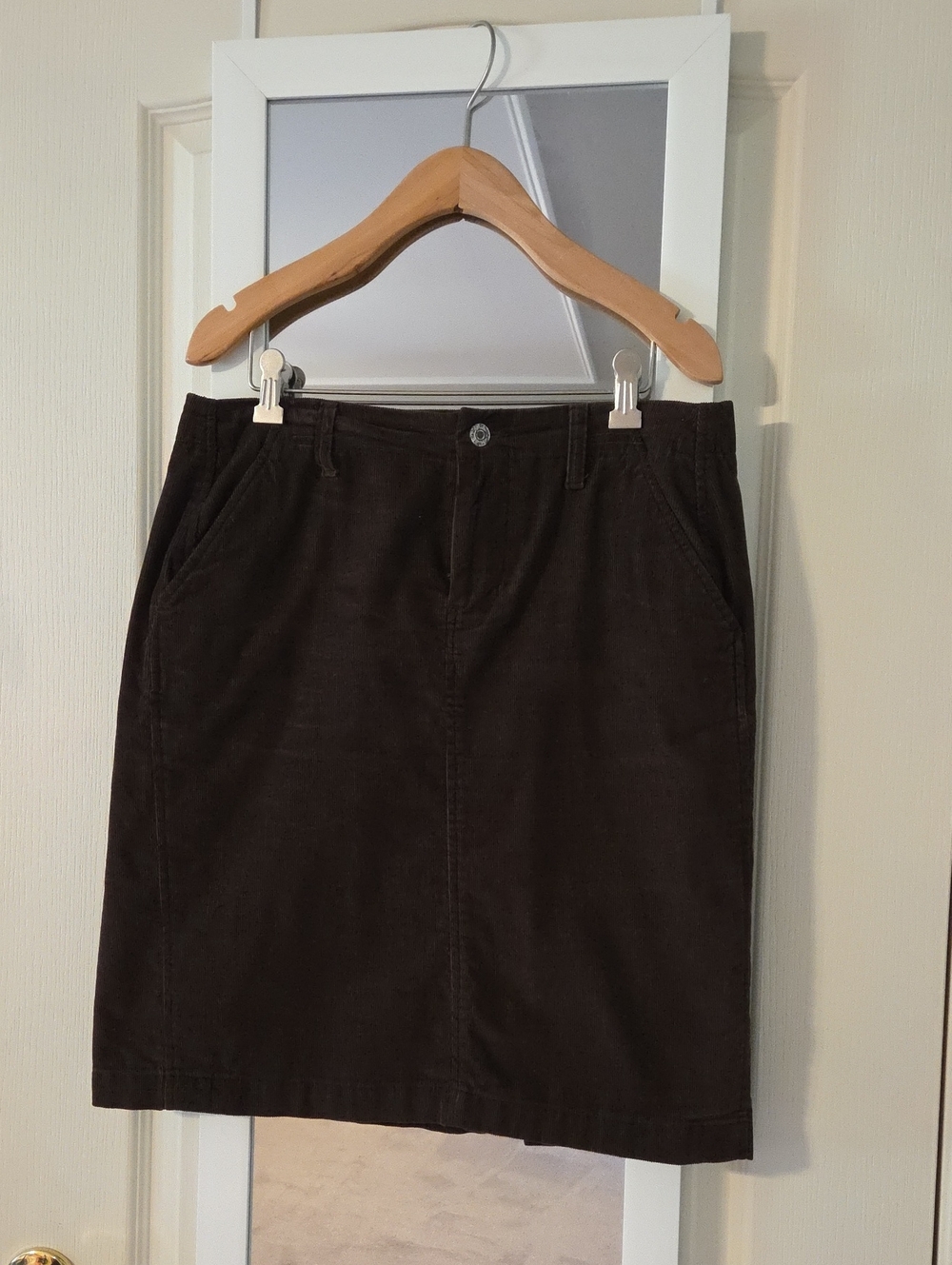 Banana Republic Dark Brown Corduroy Pencil Skirt - Sz 6
